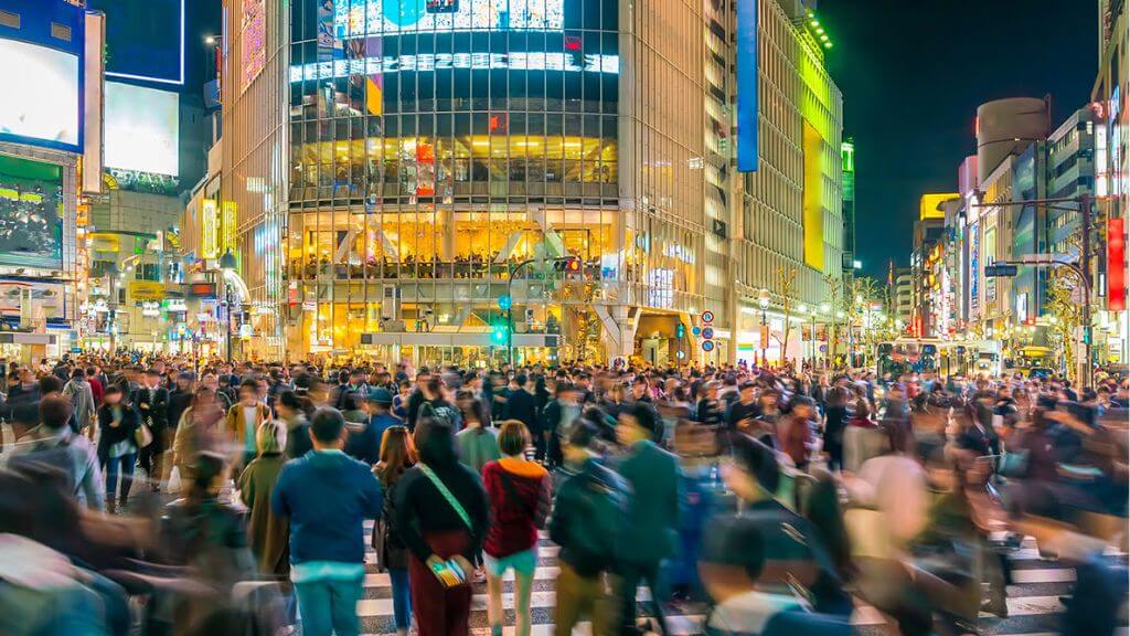 Ngã tư Shibuya Crossing vô cùng sầm uất