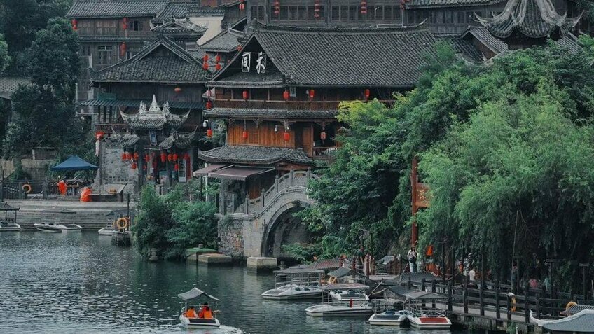 Tour Quý Châu 5N4Đ | Tiểu Thất Khổng – Tây Giang Thiên Hộ Miêu Trại | Bay Colorful Guizhou Airlines