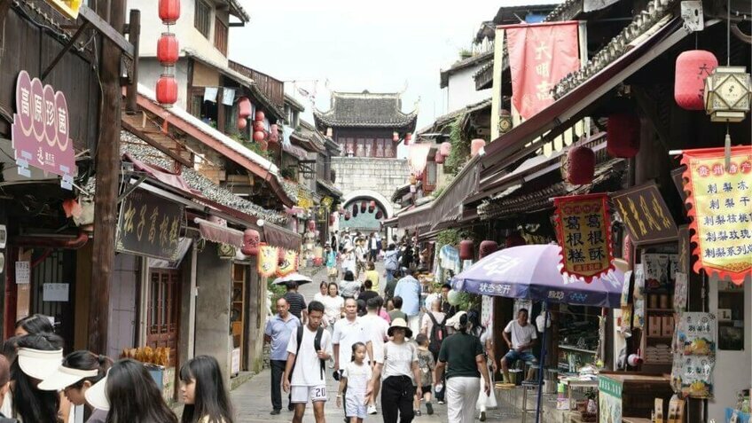 Tour Quý Châu 5N4Đ | Tiểu Thất Khổng – Tây Giang Thiên Hộ Miêu Trại | Bay Colorful Guizhou Airlines