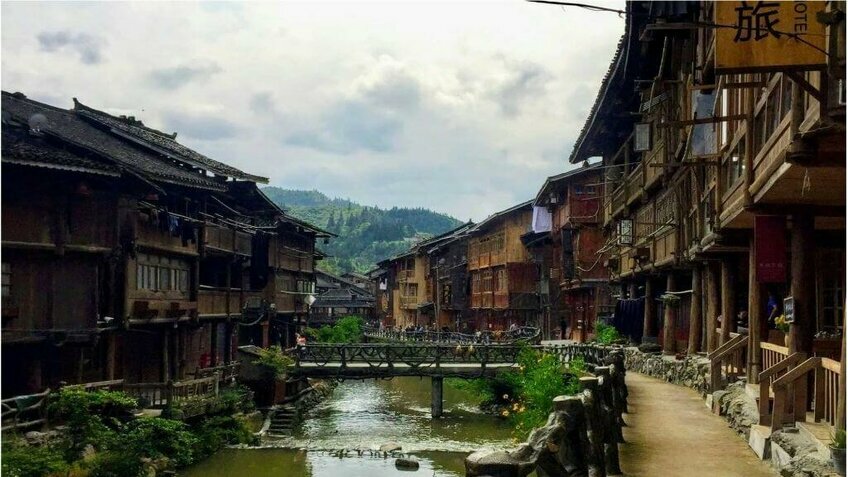 Tour Quý Châu 5N4Đ | Tiểu Thất Khổng – Tây Giang Thiên Hộ Miêu Trại | Bay Colorful Guizhou Airlines