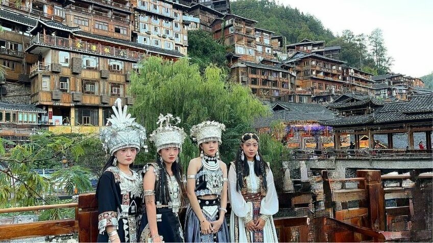 Tour Quý Châu 5N4Đ | Tiểu Thất Khổng – Tây Giang Thiên Hộ Miêu Trại | Bay Colorful Guizhou Airlines