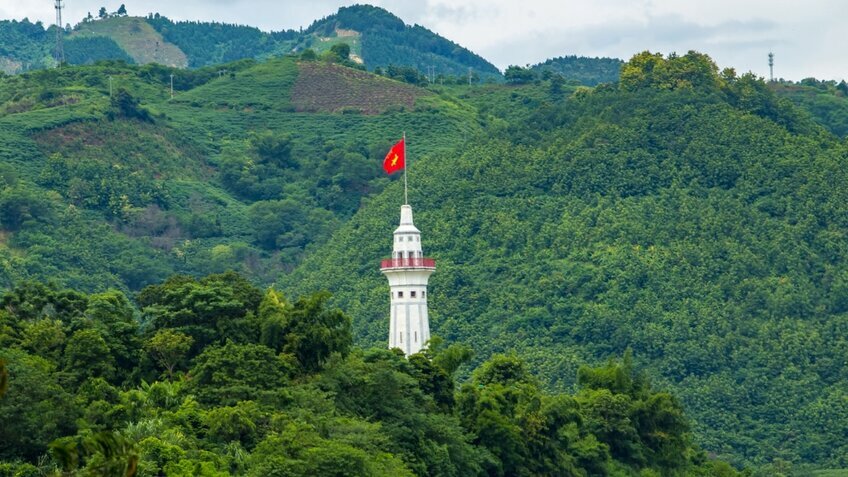 Tour Y Tý - Lào Cai: Khám phá thiên đường săn mây bình dị và mộc mạc