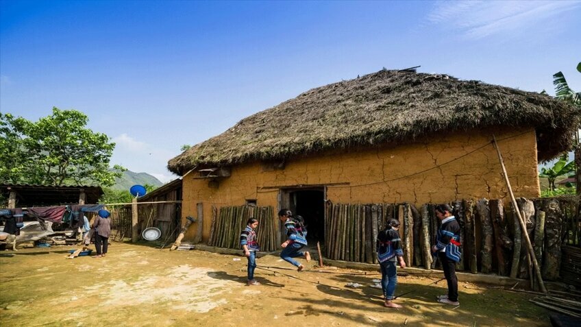Tour Y Tý - Lào Cai: Khám phá thiên đường săn mây bình dị và mộc mạc
