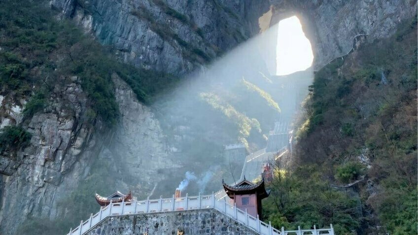 Trung Quốc 5N4Đ: Ân Thi - Trương Gia Giới - Phượng Hoàng Cổ Trấn