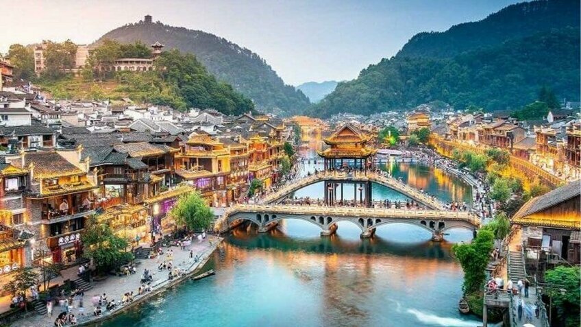 Trung Quốc 5N4Đ: Ân Thi - Trương Gia Giới - Phượng Hoàng Cổ Trấn