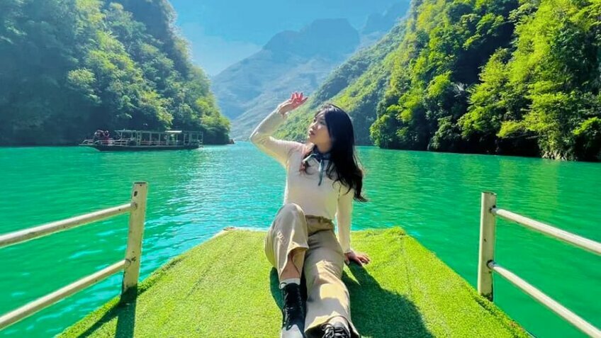 Vòng Cung Đông Bắc: HCM - Hà Nội - Cao Bằng - Ba Bể - Hà Giang 5N5Đ