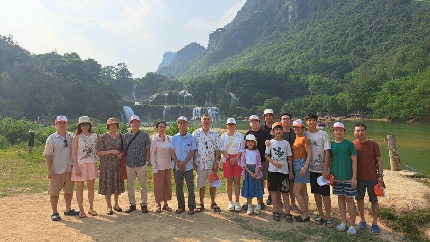 Vòng Cung Đông Bắc: HCM - Hà Nội - Cao Bằng - Ba Bể - Hà Giang 5N5Đ