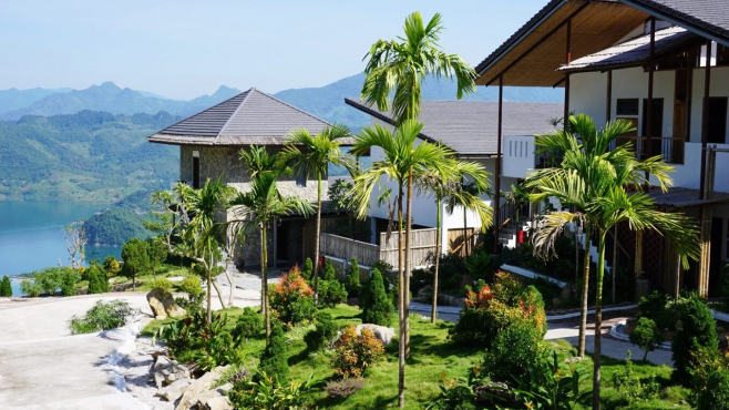 Combo 2N1Đ Bakhan Village Resort Hòa Bình 4* + Xe đưa đón