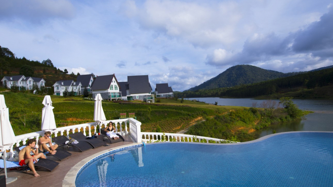 Combo 3N2Đ Đà Lạt Wonder Resort 4* + Vé máy bay từ Hồ Chí Minh