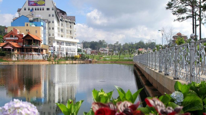 Combo 3N2Đ Kings Hotel Dalat 4* + Vé máy bay từ Hồ Chí Minh