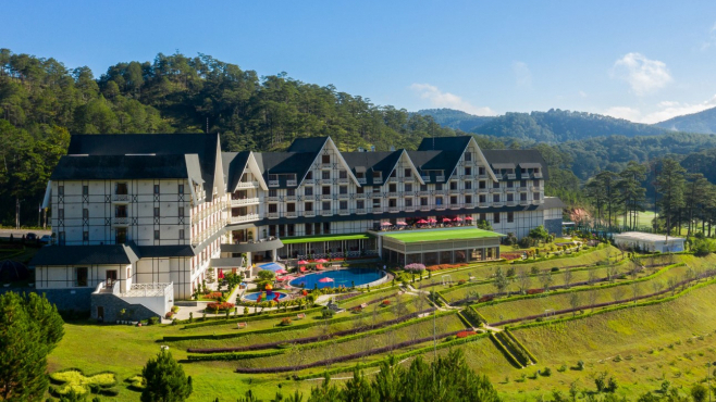Combo 3N2Đ Swiss-BelResort Tuyền Lâm 5* + Vé máy bay