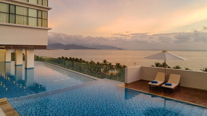 Combo 3N2Đ Vinpearl Condotel Beachfront Nha Trang + Buffet sáng + Vé vui chơi Vinwonders