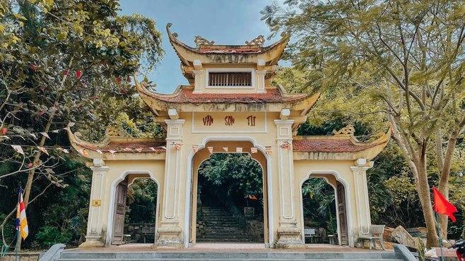 Combo Côn Đảo 2N1Đ: Khách sạn tiêu chuẩn 3* + Tour hành hương lễ tạ