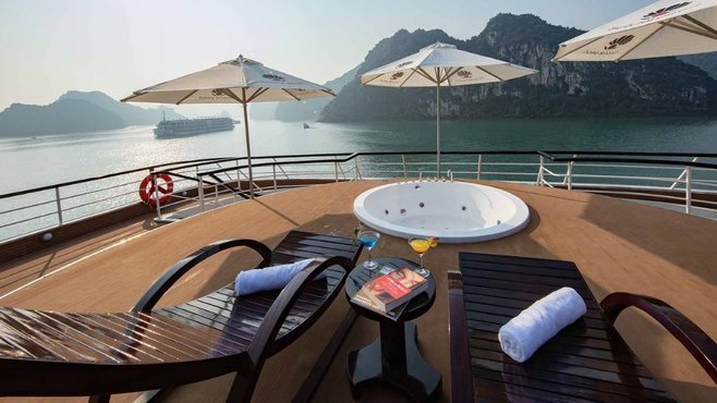 Combo Du thuyền Scarlet Pearl + Delasea Hotel Hạ Long 3 ngày 2 đêm