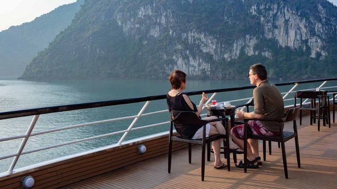 Combo Du thuyền Scarlet Pearl + Delasea Hotel Hạ Long 3 ngày 2 đêm
