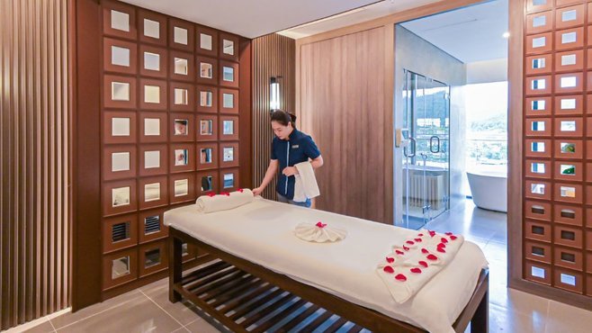 Combo Du thuyền Scarlet Pearl + Delasea Hotel Hạ Long 3 ngày 2 đêm