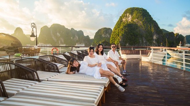Combo Hạ Long 2N1Đ: Novotel Hotel 4* + Du thuyền Ambassador ăn tối