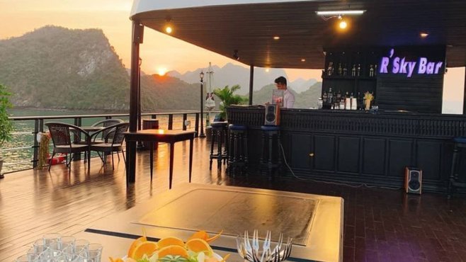 Combo Hạ Long 3N2Đ: Du thuyền Rosy + Delasea Hotel Hạ Long 5*