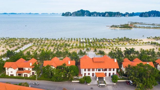 Combo Hạ Long đẳng cấp 2N1Đ: Du thuyền La Casta 1 ngày + Tuần Châu Resort 4*