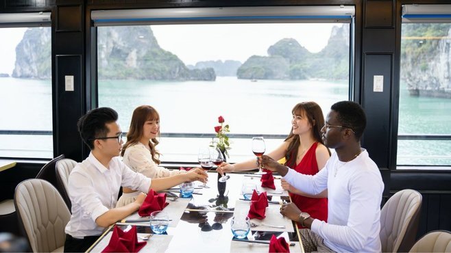Combo Hạ Long đẳng cấp 2N1Đ: Du thuyền La Casta 1 ngày + Tuần Châu Resort 4*