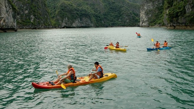 Combo Hạ Long đẳng cấp 2N1Đ: Du thuyền La Casta 1 ngày + Tuần Châu Resort 4*