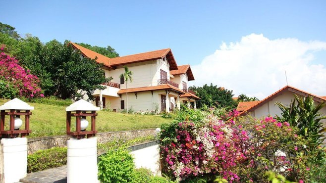 Combo Hạ Long đẳng cấp 2N1Đ: Du thuyền La Casta 1 ngày + Tuần Châu Resort 4*