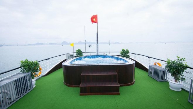Combo Hạ Long đẳng cấp 2N1Đ: Du thuyền La Casta 1 ngày + Tuần Châu Resort 4*