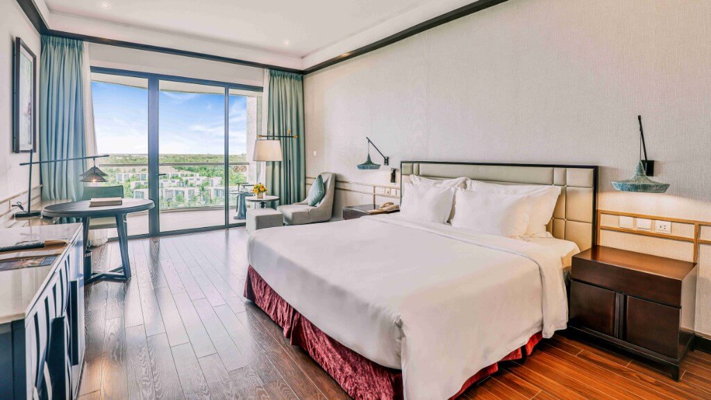 Combo Hà Nội - Đà Nẵng 4N3Đ: Vinpearl Resort & Golf Nam Hội An 5* + Vé máy bay khứ hồi Vietjet Air