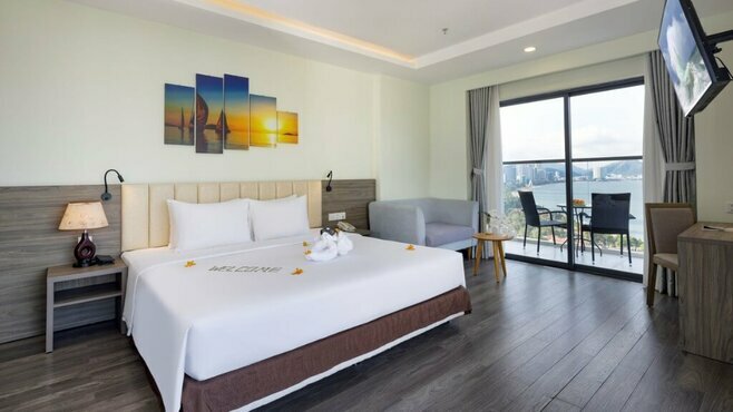 Combo Hà Nội - Nha Trang 4N3Đ: Khách sạn 4* + Vé máy bay khứ hồi Bamboo airways