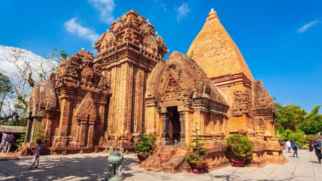 Combo Hà Nội - Nha Trang 4N3Đ: Khách sạn 4* + Vé máy bay khứ hồi Bamboo airways