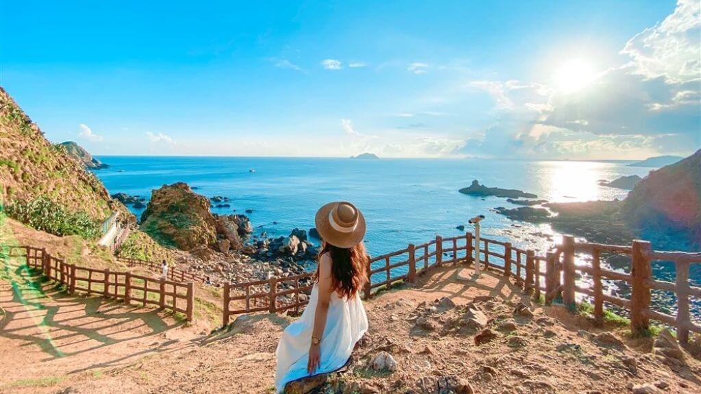 Combo Hà Nội - Quy Nhơn 4N3Đ: Khách sạn 4* + Vé máy bay khứ hồi Vietjet Air