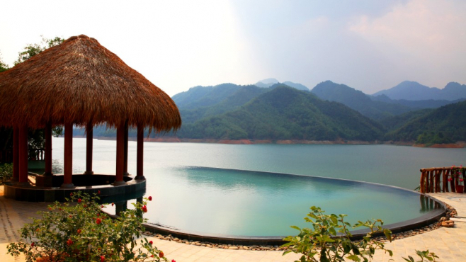 Combo Mai Châu 2N1Đ: Mai Châu Hideaway Lake Resort 4* + Xe khứ hồi