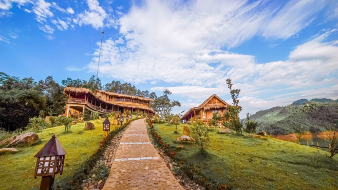 Combo Mai Châu 2N1Đ: Mai Châu Hideaway Lake Resort 4* + Xe khứ hồi