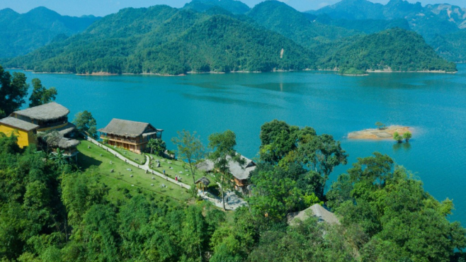 Combo Mai Châu 2N1Đ: Mai Châu Hideaway Lake Resort 4* + Xe khứ hồi