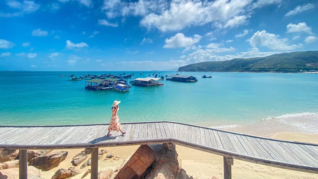 Combo Quy Nhơn từ Hà Nội 4N3Đ: Khách sạn 5* + Vé máy bay khứ hồi Vietjet Air