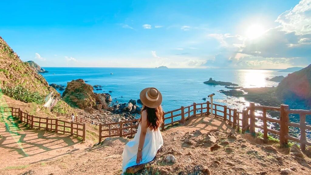 Combo Quy Nhơn từ Hà Nội 4N3Đ: Khách sạn 5* + Vé máy bay khứ hồi Vietjet Air