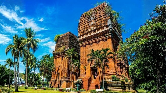Combo Quy Nhơn từ Hà Nội 4N3Đ: Khách sạn 5* + Vé máy bay khứ hồi Vietjet Air