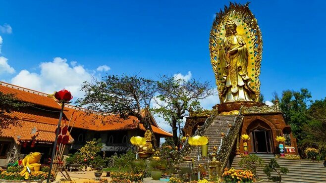 Combo Quy Nhơn từ Hà Nội 4N3Đ: Khách sạn 5* + Vé máy bay khứ hồi Vietjet Air