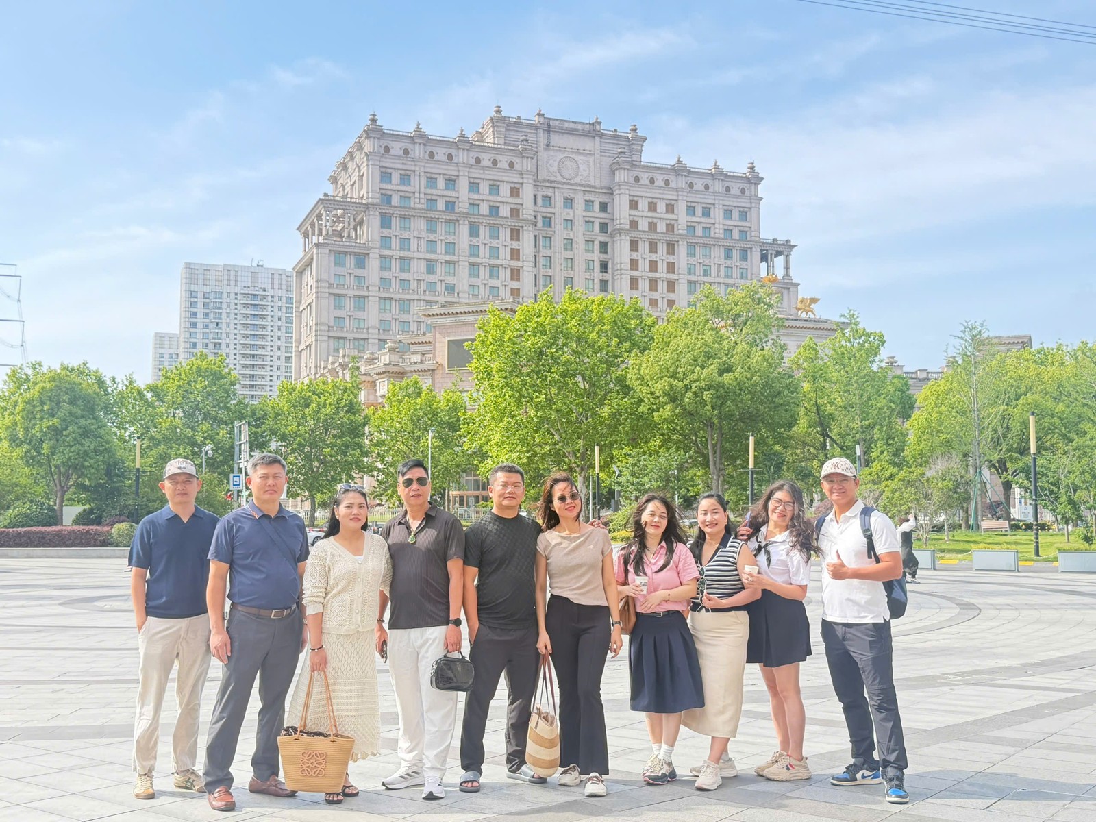 Đoàn khách Vietpower Travel tham dự hội chợ