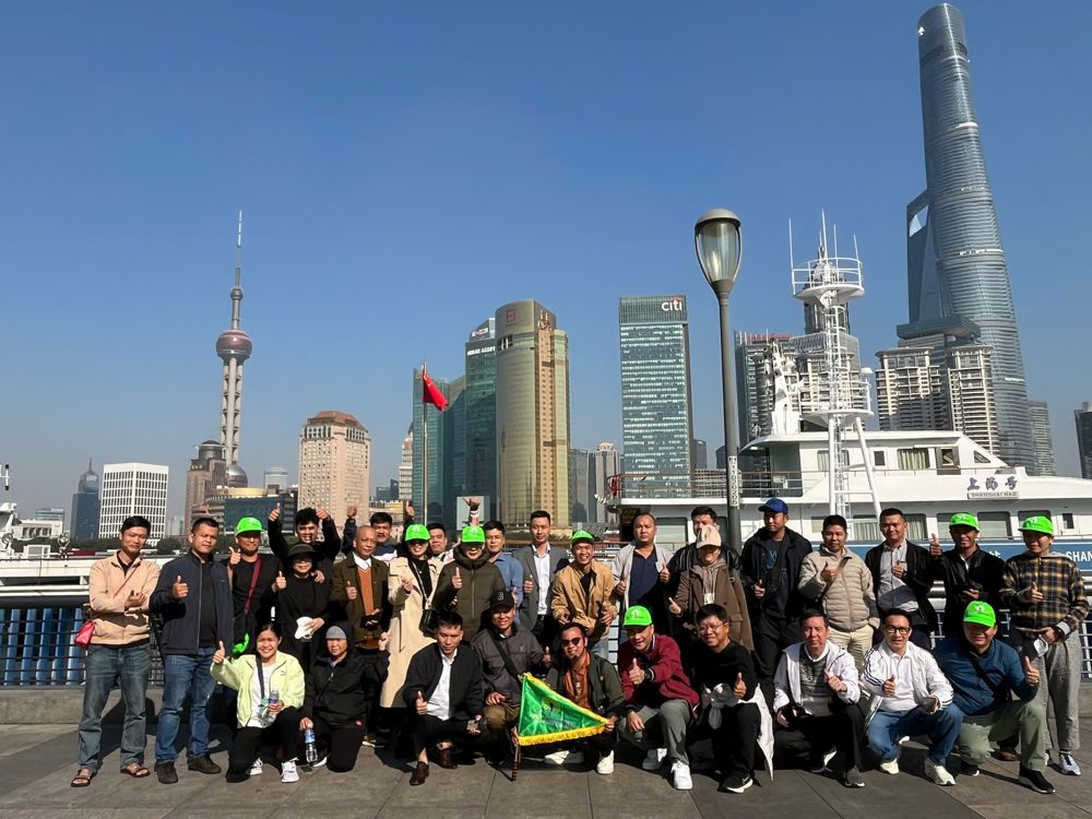 Đoàn khách Vietpower Travel trong chuyến công tác tại Thượng Hải