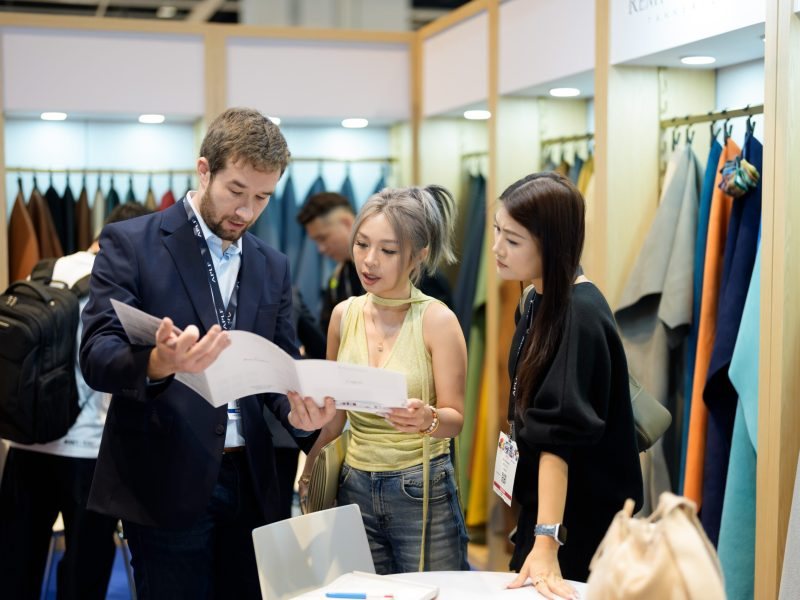 Trao đổi ngành da và thời trang tại APLF Hồng Kông.