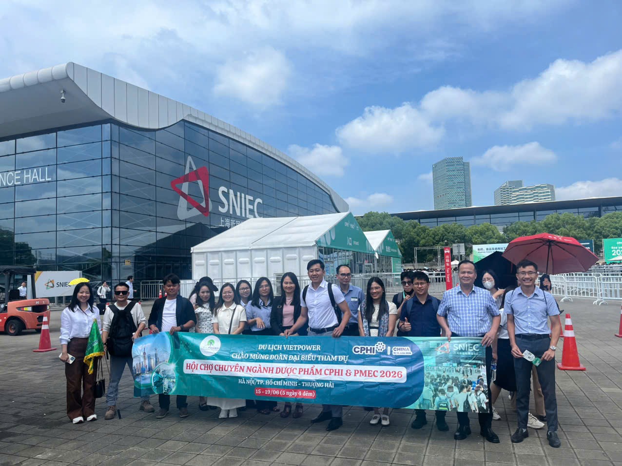 Đoàn khách Vietpower Travel tham dự hội chợ chuyên ngành