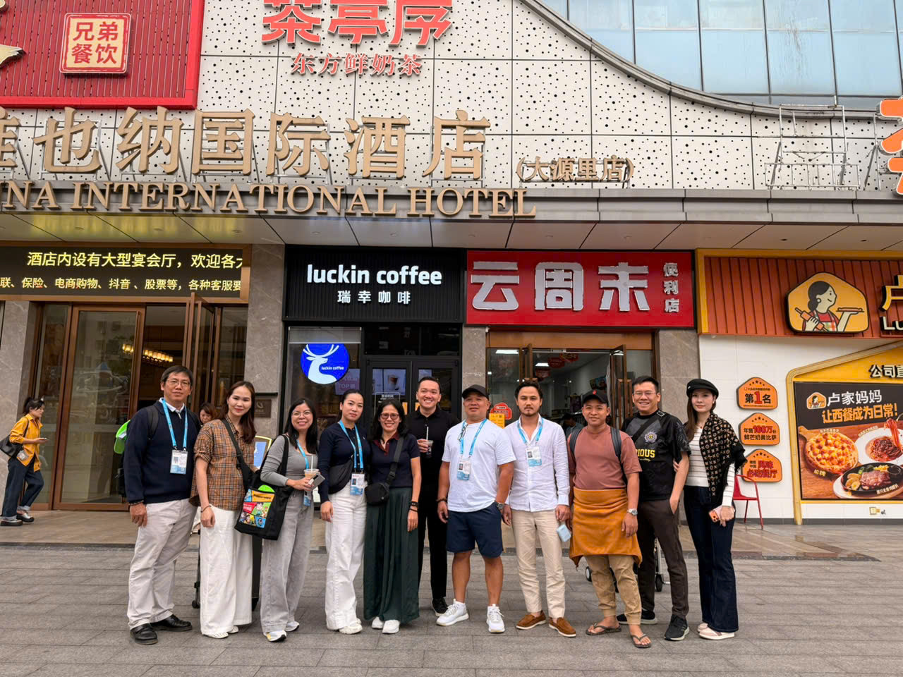 Đoàn khách Vietpower Travel đi hội chợ tại Quảng Châu