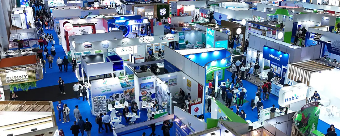 Không gian gian hàng tại hội chợ VIV Asia
