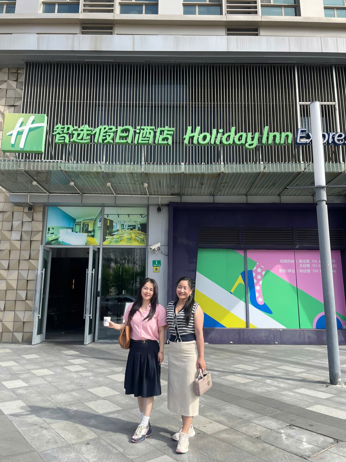 Khách Vietpower Travel trong chuyến công tác Thượng Hải