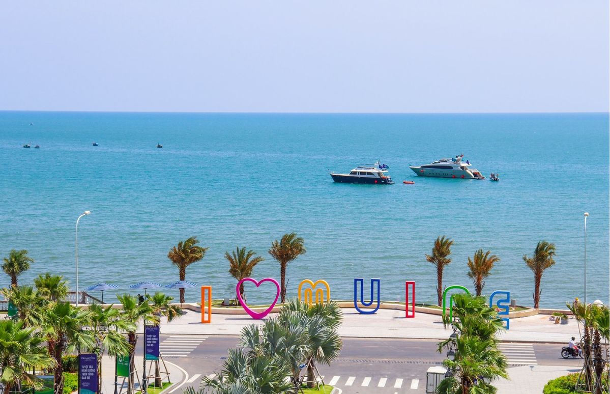 Tour Phan Thiết 2 ngày 1 đêm: Bikini Beach - Jeep Tour - LongBeach Peal (Khởi hành HCM)
